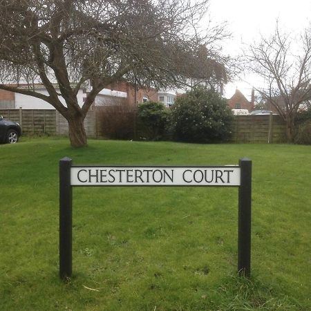 Chesterton Court Apartment Gloucester Exterior photo